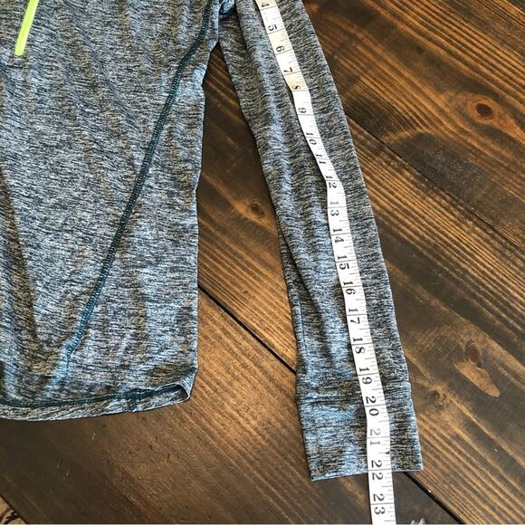 Under Armour 1/2 Zip Jacket Womens Athletic Heat Gear Pullover Lightweight - Picture 7 of 9